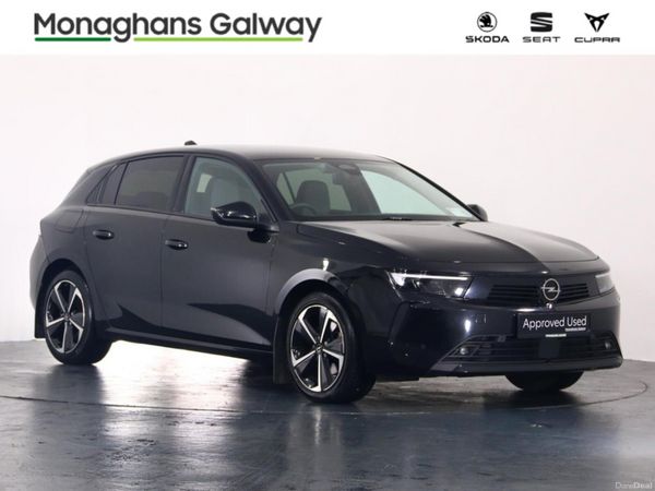 Opel Astra Hatchback, Diesel, 2024, Black