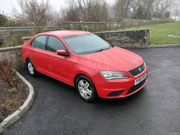 SEAT Toledo Hatchback, Diesel, 2016, Red