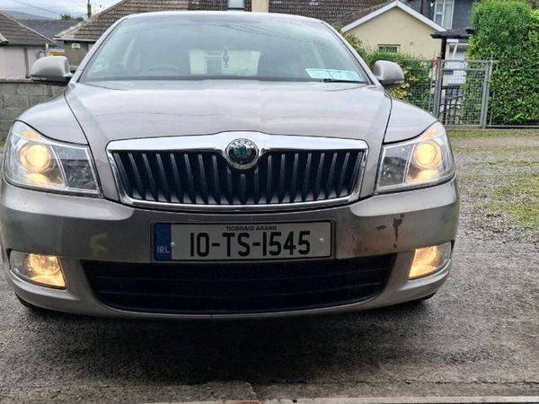 Skoda Octavia Hatchback, Diesel, 2010, Beige