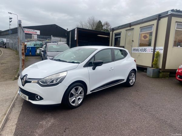 Renault Clio Hatchback, Petrol, 2017, White