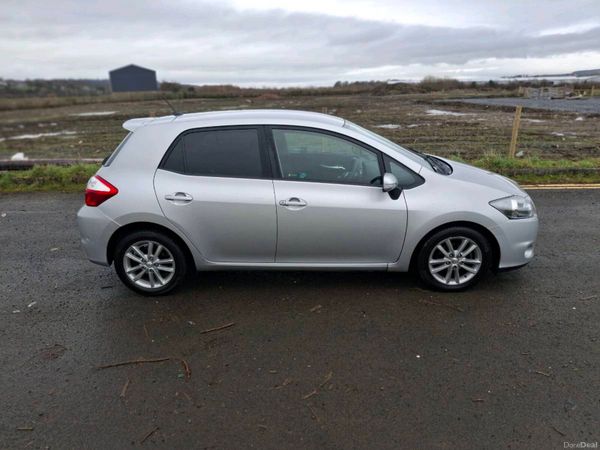 Toyota Auris Hatchback, Diesel, 2011, Silver