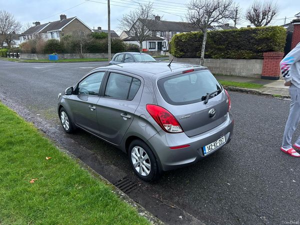Hyundai i20 Hatchback, Petrol, 2014, Grey