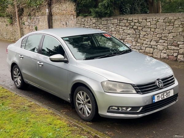 Volkswagen Passat Saloon, Diesel, 2011, Silver