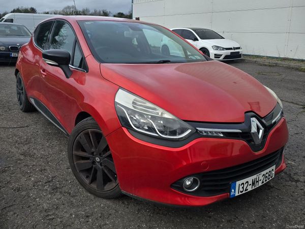 Renault Clio Hatchback, Diesel, 2013, Red