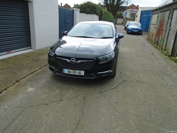 Opel Insignia Hatchback, Diesel, 2019, Black