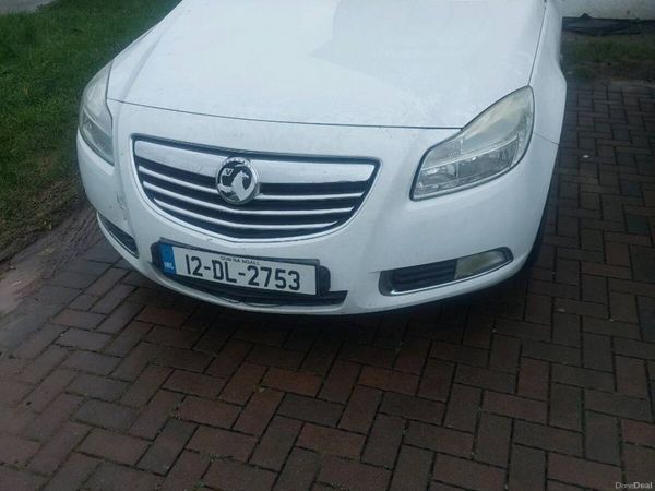 Vauxhall Insignia Hatchback, Diesel, 2012, White
