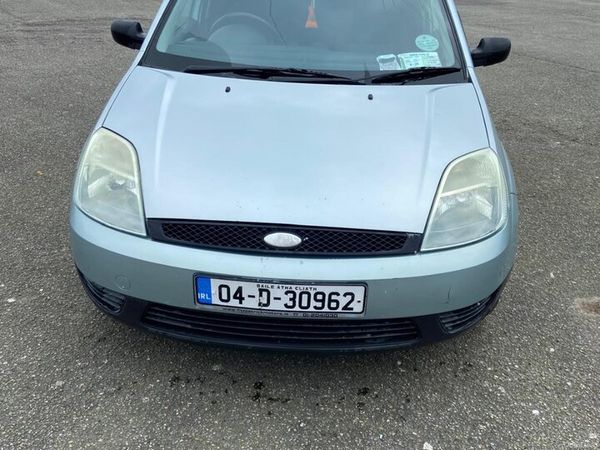 Ford Fiesta Hatchback, Petrol, 2004, Green