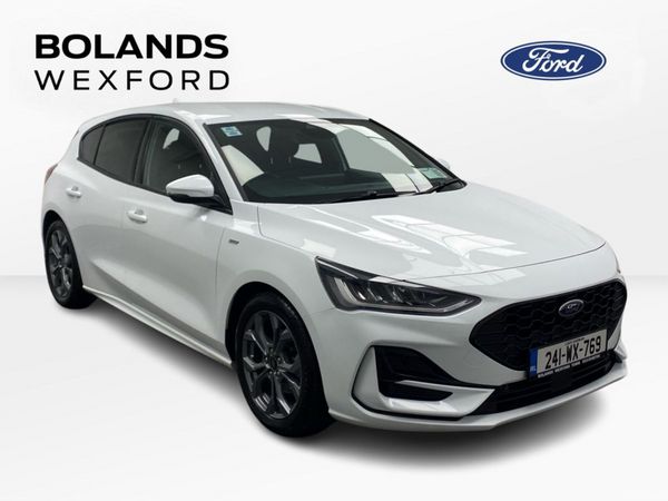 Ford Focus Hatchback, Petrol, 2024, White