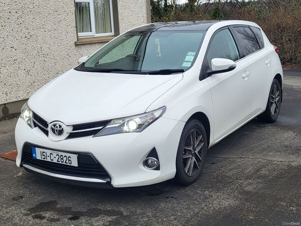 Toyota Auris Hatchback, Diesel, 2015, White