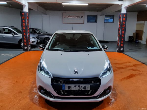 Peugeot 208 Hatchback, Petrol, 2018, White