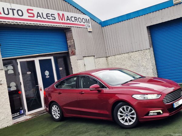 Ford Mondeo Hatchback, Diesel, 2017, Red