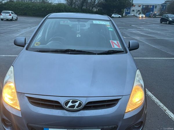 Hyundai i20 Hatchback, Petrol, 2010, Grey