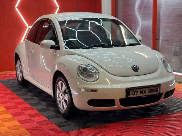 Volkswagen Beetle Hatchback, Petrol, 2007, White