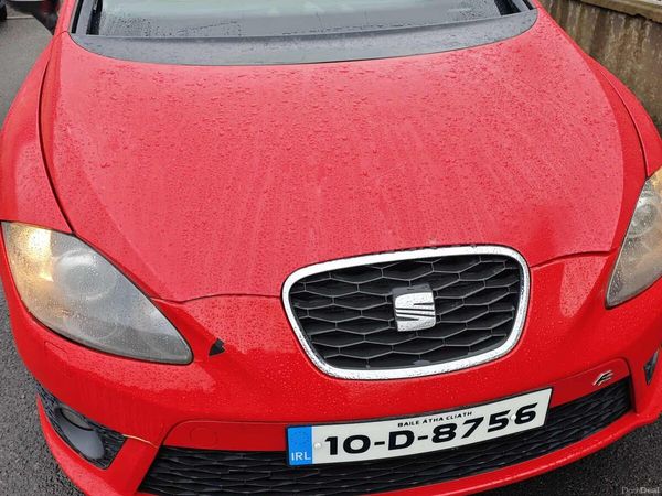 SEAT Leon Hatchback, Diesel, 2010, Red