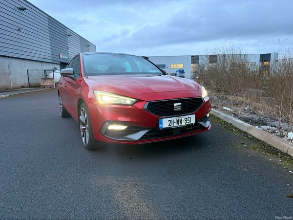 SEAT Leon Estate, Petrol Plug-in Hybrid, 2021, Red