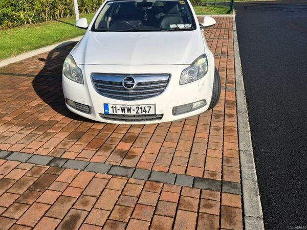 Opel Insignia Hatchback, Diesel, 2011, White