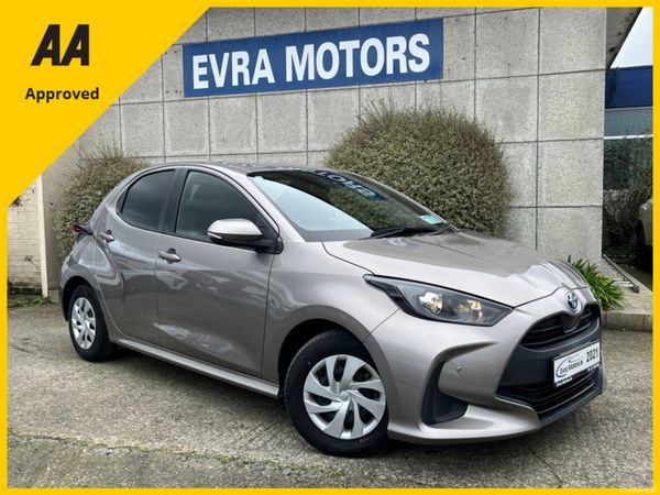 Toyota Yaris Hatchback, Petrol Hybrid, 2021, Grey