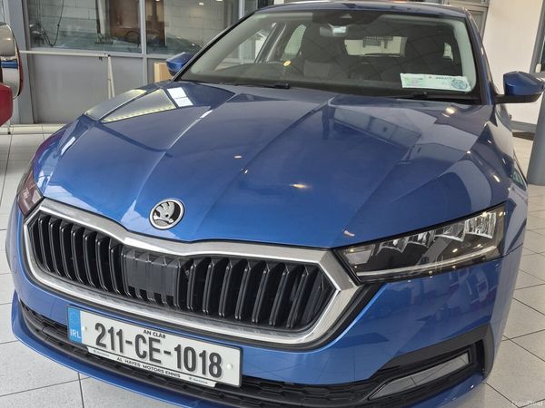 Skoda Octavia Saloon, Petrol, 2021, Blue