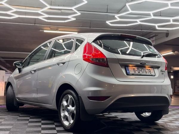 Ford Fiesta Hatchback, Petrol, 2011, Silver