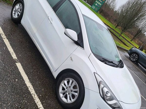 Hyundai i30 Hatchback, Diesel, 2015, White