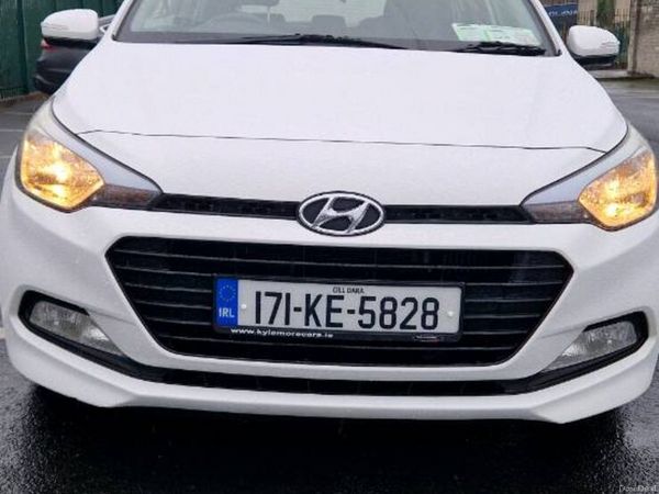 Hyundai i20 Hatchback, Petrol, 2017, White