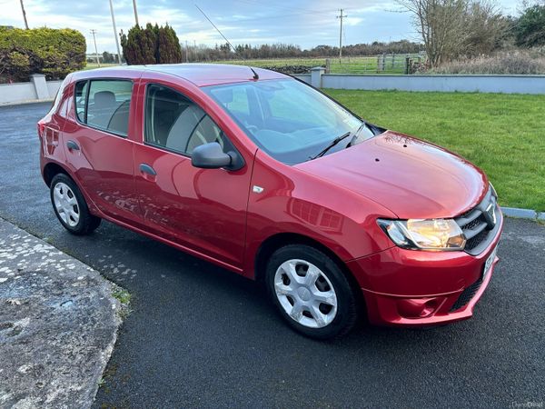 Dacia Sandero Hatchback, Petrol, 2013, Red