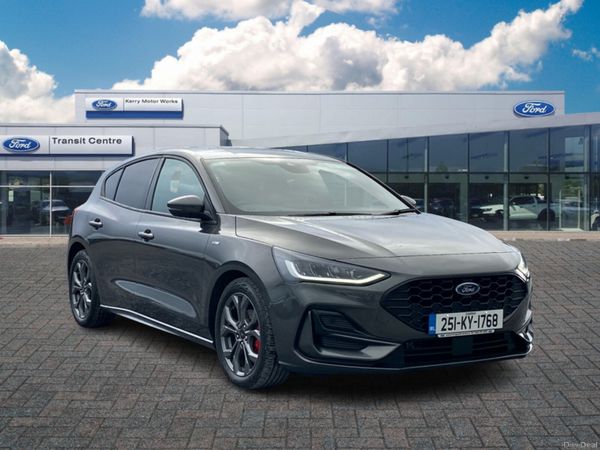 Ford Focus Hatchback, Petrol, 2025, Grey