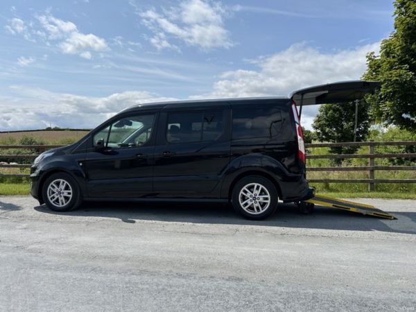 Ford Tourneo Connect MPV, Diesel, 2020, Black
