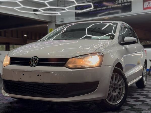 Volkswagen Polo Hatchback, Petrol, 2014, White