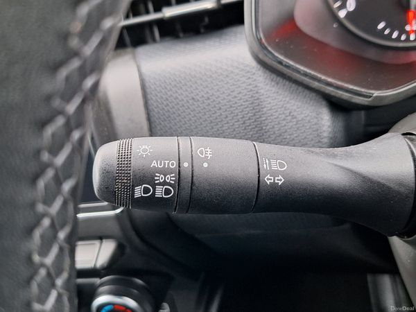 Renault Clio Hatchback, Petrol, 2023, Grey