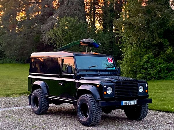 Land Rover Defender SUV, Diesel, 1996, Black
