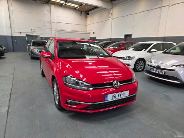 Volkswagen Golf Estate, Petrol, 2019, Red