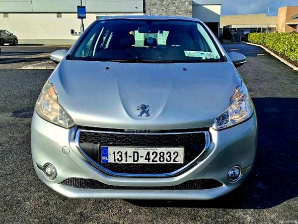 Peugeot 208 Hatchback, Petrol, 2013, Silver