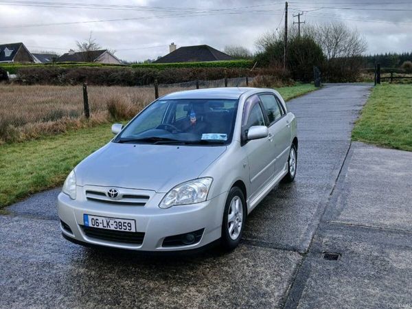 Toyota Corolla Hatchback, Petrol, 2006, Silver