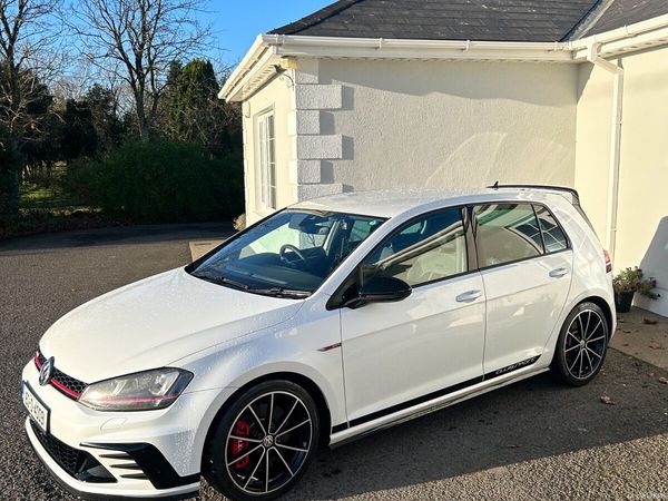 Volkswagen Golf Hatchback, Petrol, 2016, White