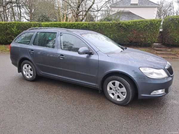 Skoda Octavia Estate, Diesel, 2011, Grey