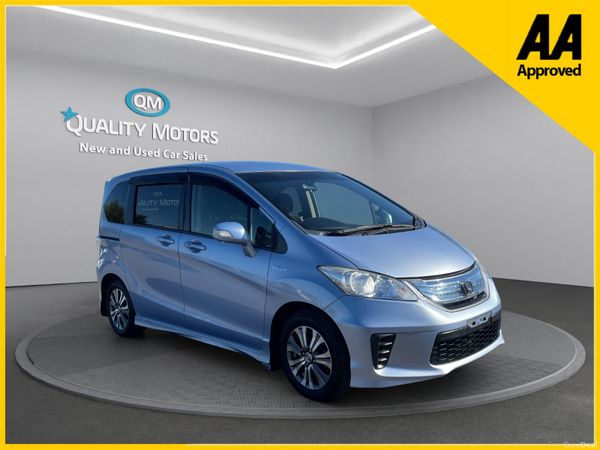 Honda Freed MPV, Petrol, 2014, Silver