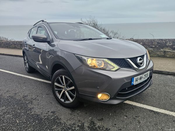 Nissan Qashqai Hatchback, Diesel, 2014, Grey
