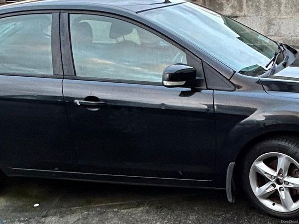Ford Focus Hatchback, Petrol, 2009, Black