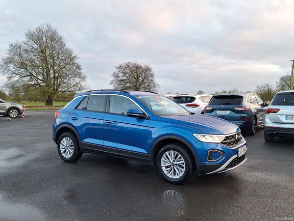 Volkswagen T-Roc SUV, Petrol, 2024, Blue