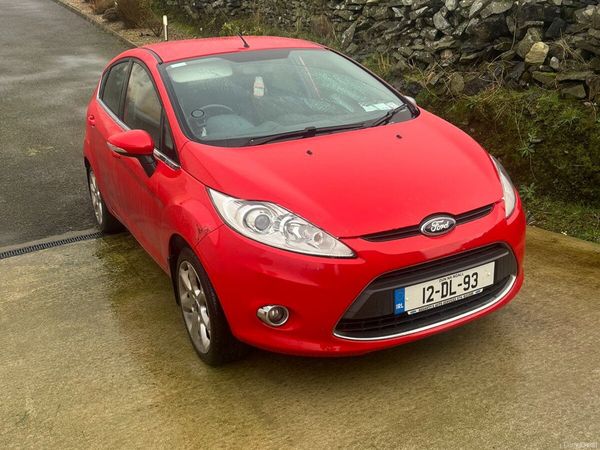 Ford Fiesta Hatchback, Petrol, 2012, Red
