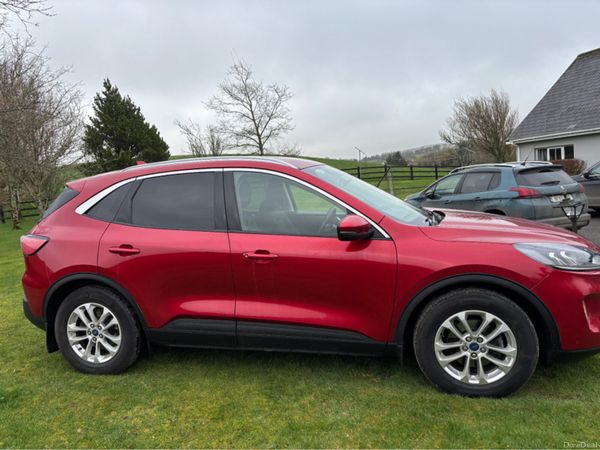 Ford Kuga MPV, Diesel, 2021, Red