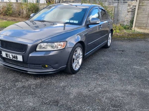 Volvo S40 Saloon, Diesel, 2010, Grey