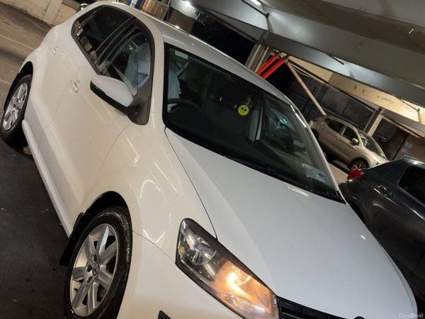 Volkswagen Polo Hatchback, Petrol, 2011, White