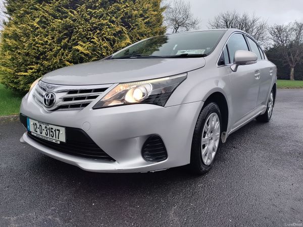 Toyota Avensis Saloon, Diesel, 2012, Silver