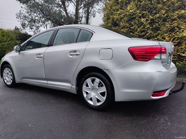 Toyota Avensis Saloon, Diesel, 2012, Silver