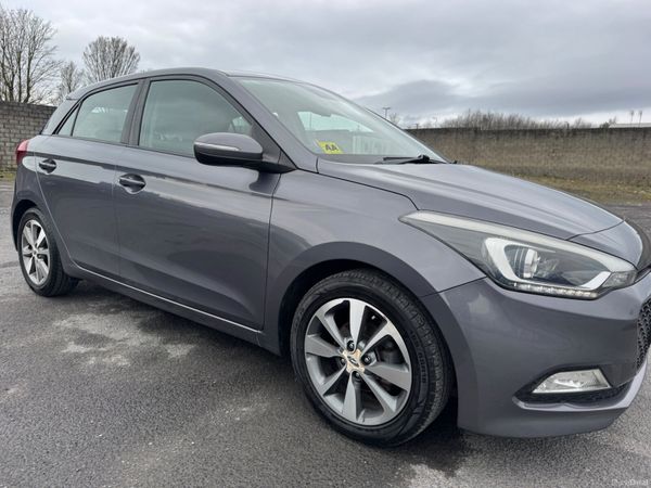 Hyundai i20 Hatchback, Petrol, 2017, Grey