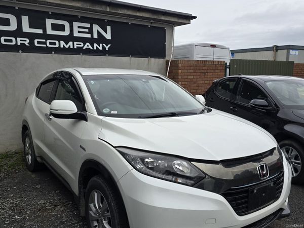 Honda Vezel SUV, Petrol Hybrid, 2017, White