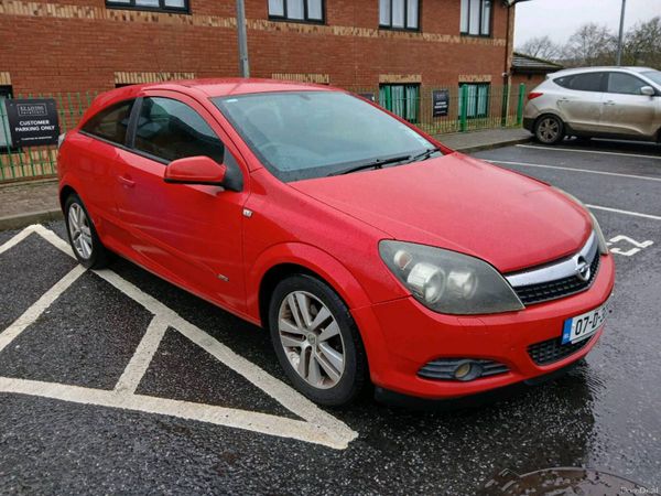Opel Astra Hatchback, Petrol, 2007, Red