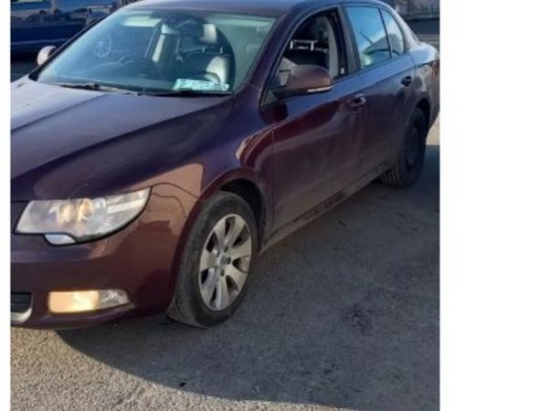 Skoda Superb Hatchback, Petrol, 2011, Purple